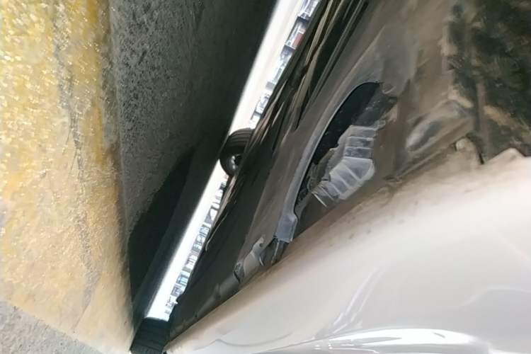 Used BMW 5 Series 2022 530Li Leading Model M Sport Package Right Side Sill