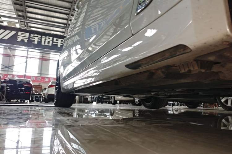 Used BMW 5 Series 2022 Second Facelift 525Li M Sport Package Right Side Sill