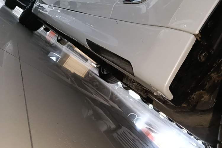 Used BMW 5 Series 2022 Second Facelift 530Li Leading Edition M Sport Package Right Side Sill
