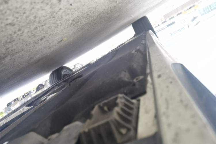 Used BMW 5 Series 2022 525Li Luxury Package Right Side Sill