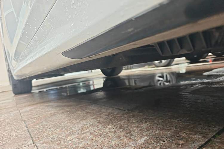 Used BMW 5 Series 2022 Second Facelift 525Li M Sport Package Right Side Sill