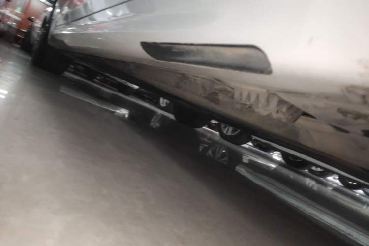 Used BMW 5 Series 2022 Restyled 530Li Leading Edition M Sport Package Right Side Sill