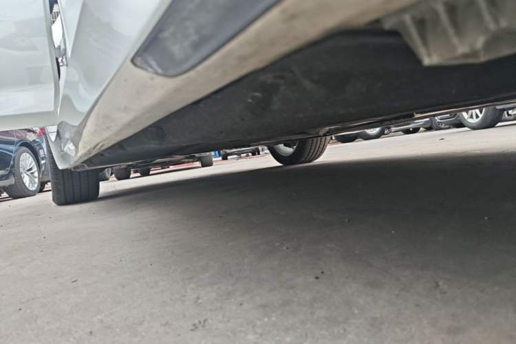 Used BMW 5 Series 2022 Restyled 525Li Luxury Package Right Side Sill