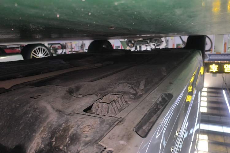 Used BMW 5 Series 2022 Restyled 525Li M Sport Package Right Side Sill