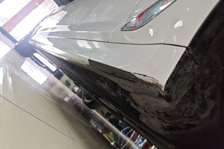Used BMW 5 Series 2022 Restyled 525Li Luxury Package Right Side Sill
