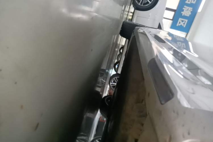 Used BMW 5 Series 2022 Second Facelift 530Li xDrive M Sport Package Right Side Sill