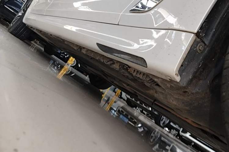 Used BMW 5 Series 2022 Second Facelift 525Li M Sport Package Right Side Sill