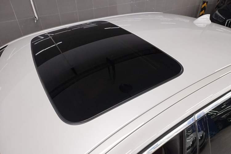 Used BMW 5 Series 2022 Second Facelift 525Li Luxury Package Roof