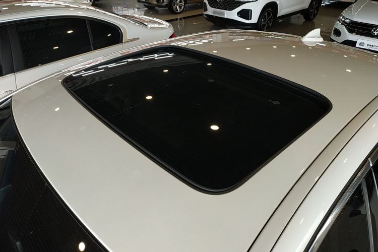 Used BMW 5 Series 2022 Restyled 525Li Luxury Package Roof