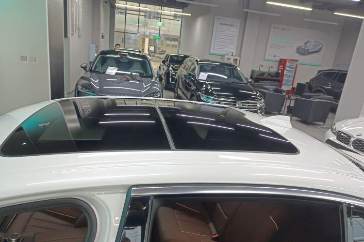 Used BMW 5 Series 2022 Second Facelift 530Li Leading Edition M Sport Package Roof