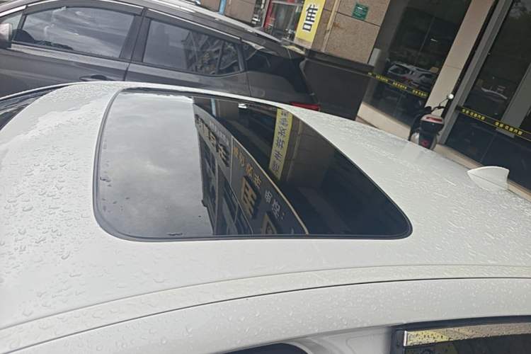 Used BMW 5 Series 2022 Second Facelift 525Li M Sport Package Roof