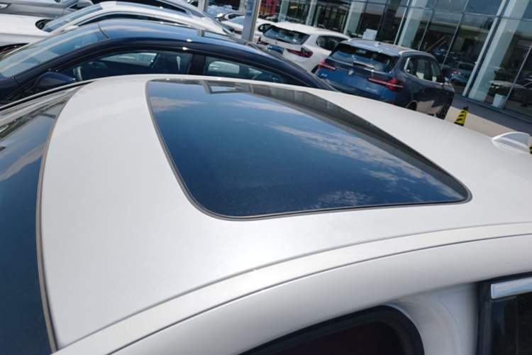 Used BMW 5 Series 2022 Second Facelift 525Li M Sport Package Roof