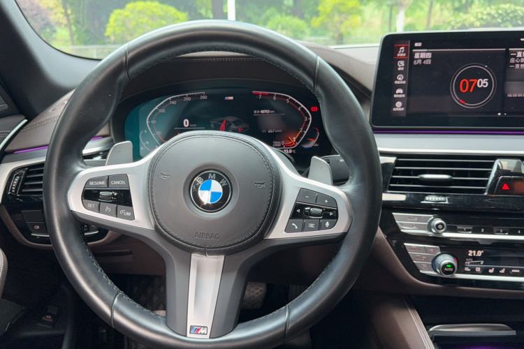 Used BMW 5 Series 2022 Second Facelift 530Li Luxury Version M Sport Package Steering Wheel