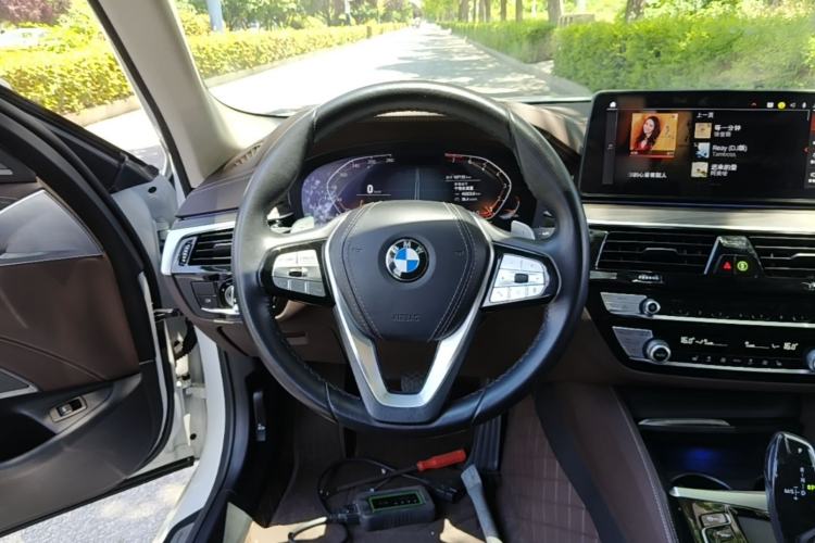Used BMW 5 Series 2022 Updated 530Li Leading Edition Luxury Package Steering Wheel