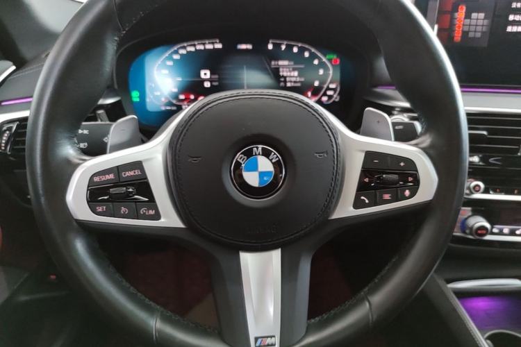 Used BMW 5 Series 2022 Second Facelift 530Li Luxury Version M Sport Package Steering Wheel