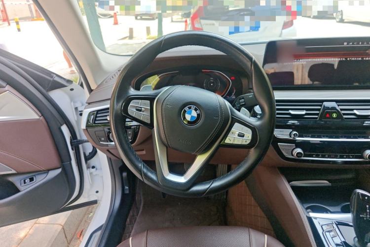 Used BMW 5 Series 2022 Updated 530Li Leading Edition Luxury Package Steering Wheel