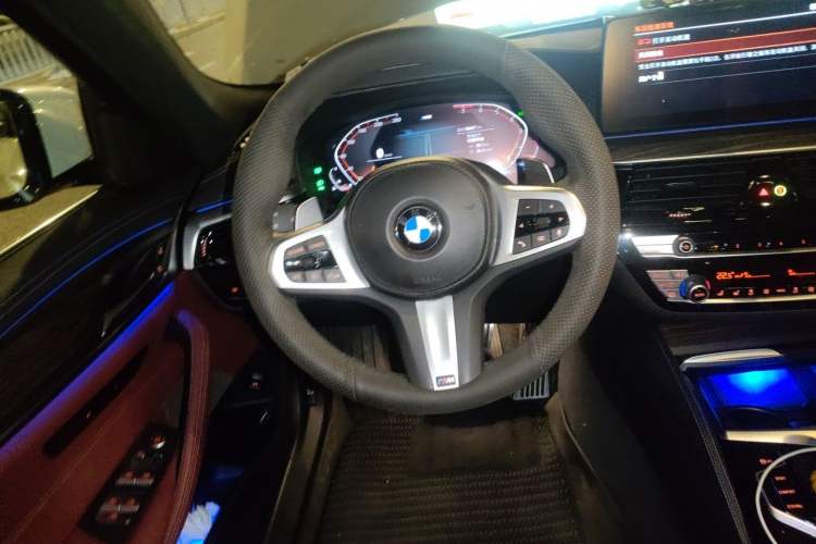Used BMW 5 Series 2022 Restyled 530Li Leading Edition M Sport Package Steering Wheel