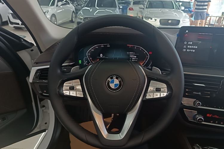 Used BMW 5 Series 2022 Updated 530Li Leading Edition Luxury Package Steering Wheel