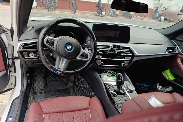 Used BMW 5 Series 2022 Second Facelift 530Li Luxury Version M Sport Package Steering Wheel