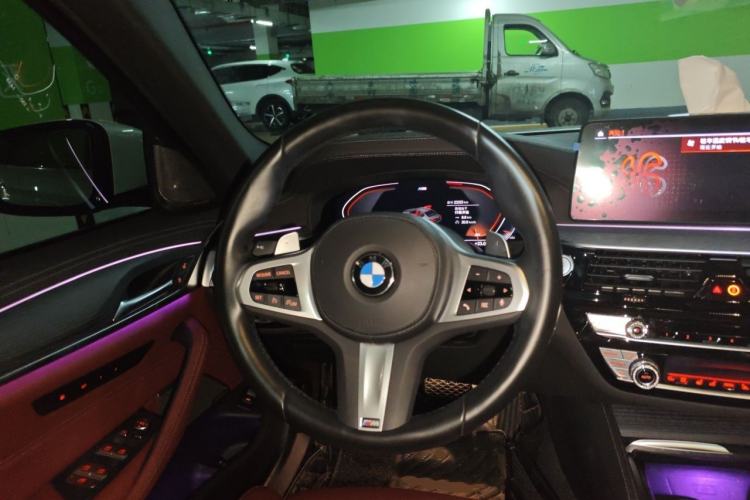 Used BMW 5 Series 2022 Second Facelift 530Li Luxury Version M Sport Package Steering Wheel