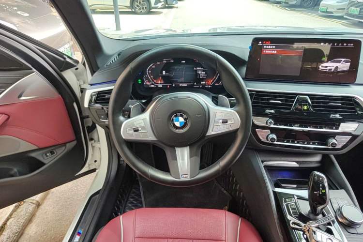 Used BMW 5 Series 2022 Second Facelift 530Li Leading Edition M Sport Package Steering Wheel