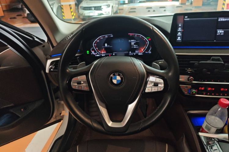 Used BMW 5 Series 2022 Updated 530Li Leading Edition Luxury Package Steering Wheel