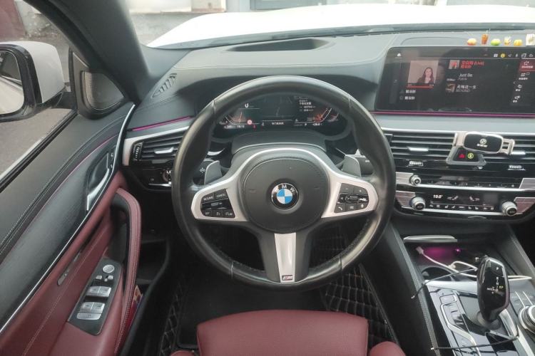 Used BMW 5 Series 2022 Second Facelift 530Li Luxury Version M Sport Package Steering Wheel