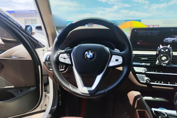Used BMW 5 Series 2022 Updated 530Li Leading Edition Luxury Package Steering Wheel