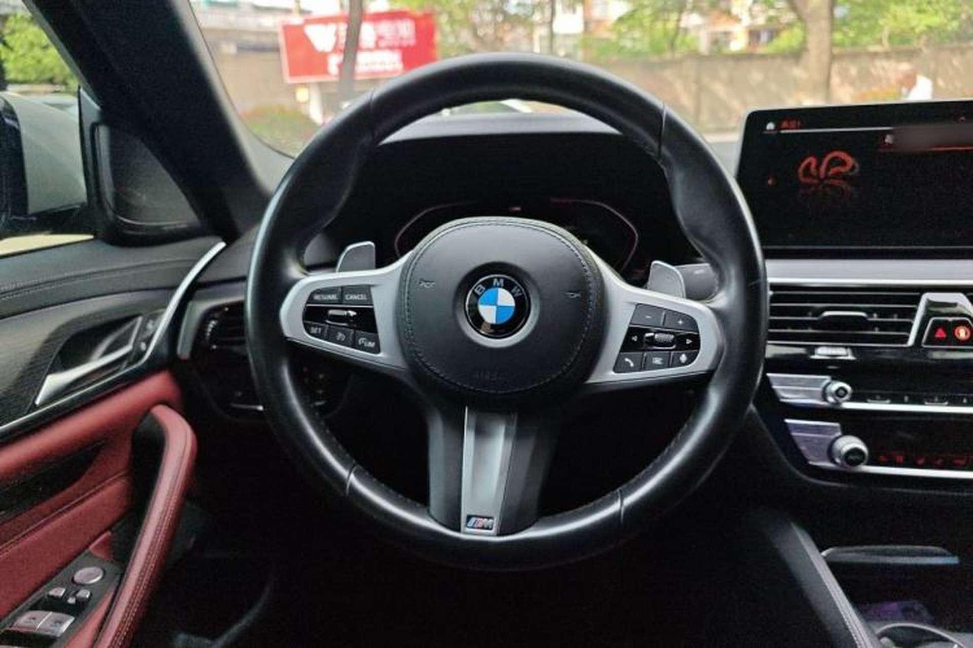 Used BMW 5 Series 2022 530Li Luxury Edition M Sport Package Steering Wheel