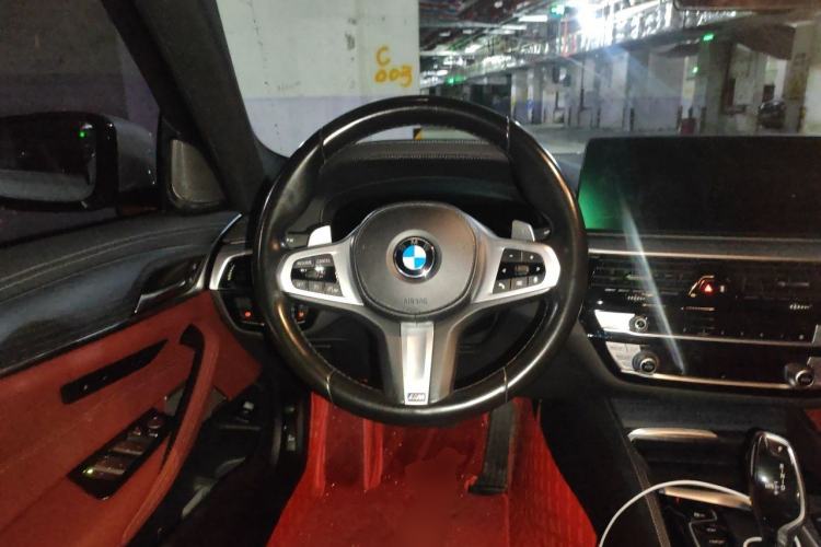 Used BMW 5 Series 2022 530Li Luxury Edition M Sport Package Steering Wheel