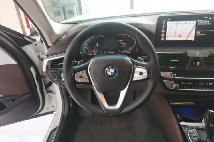 Used BMW 5 Series 2022 Updated 530Li Leading Edition Luxury Package Steering Wheel