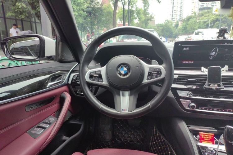 Used BMW 5 Series 2022 Second Facelift 530Li Luxury Version M Sport Package Steering Wheel