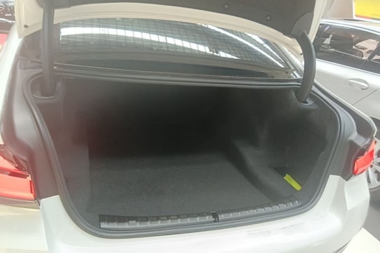 Used BMW 5 Series 2022 Second Facelift 530Li Leading Edition M Sport Package Trunk