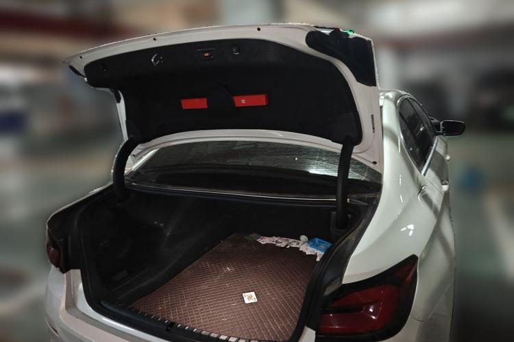 Used BMW 5 Series 2022 Restyled 525Li Luxury Package Trunk
