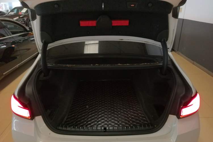 Used BMW 5 Series 2022 Second Facelift 525Li M Sport Package Trunk