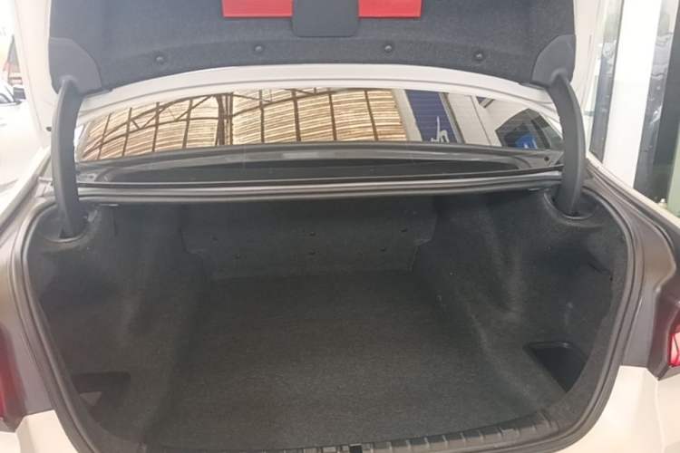 Used BMW 5 Series 2022 Second Facelift 530Li Leading Edition M Sport Package Trunk