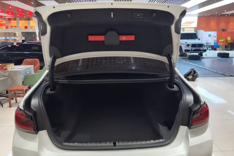 Used BMW 5 Series 2022 Second Facelift 525Li M Sport Package Trunk