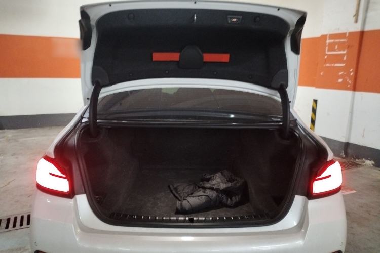 Used BMW 5 Series 2022 Second Facelift 525Li M Sport Package Trunk