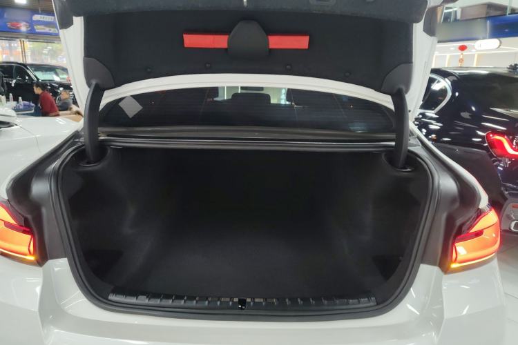 Used BMW 5 Series 2022 Second Facelift 525Li M Sport Package Trunk