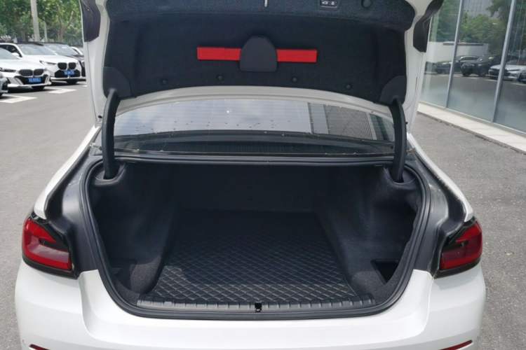 Used BMW 5 Series 2022 Updated 530Li Leading Edition Luxury Package Trunk
