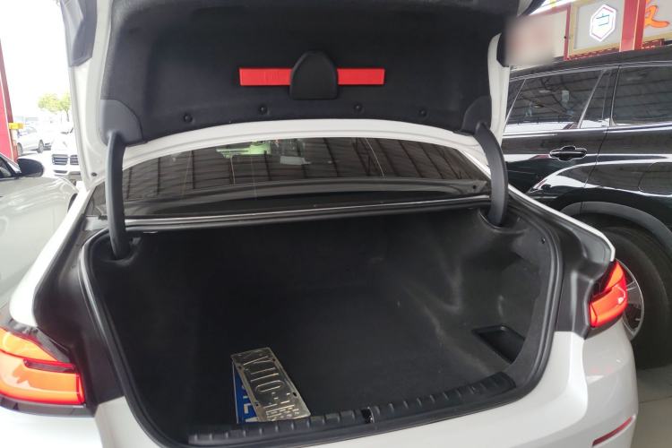 Used BMW 5 Series 2022 Second Facelift 530Li Leading Edition Luxury Package Trunk