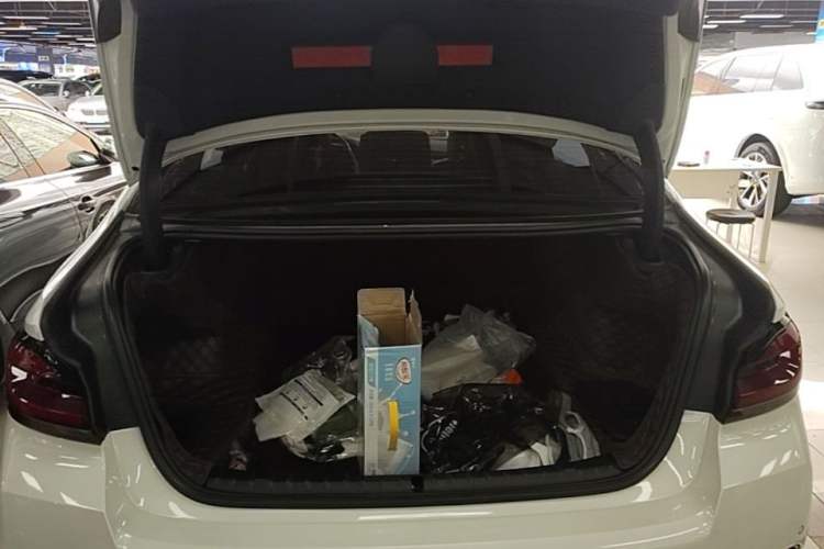 Used BMW 5 Series 2022 Restyled 525Li M Sport Package Trunk