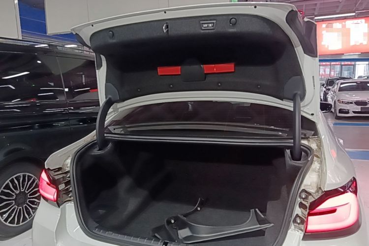 Used BMW 5 Series 2022 Restyled 530Li Leading Edition M Sport Package Trunk