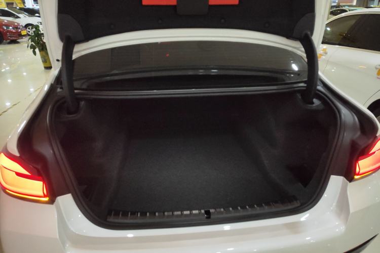 Used BMW 5 Series 2022 Second Facelift 530Li Leading Edition M Sport Package Trunk