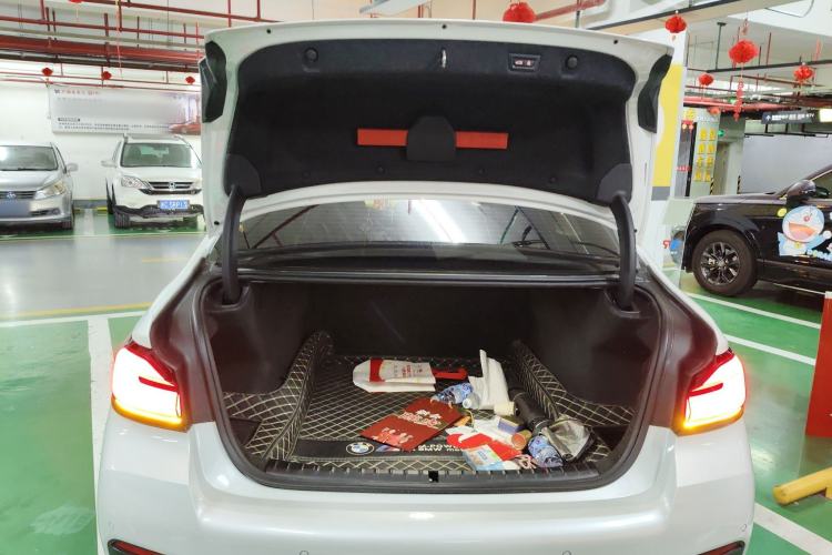 Used BMW 5 Series 2022 Restyled 530Li Leading Edition M Sport Package Trunk