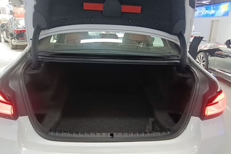 Used BMW 5 Series 2022 Restyled 530Li Leading Edition M Sport Package Trunk