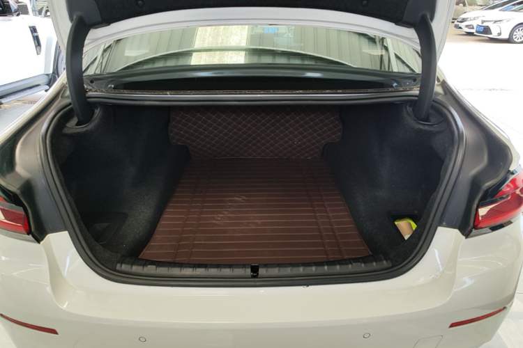 Used BMW 5 Series 2022 Updated 530Li Leading Edition Luxury Package Trunk