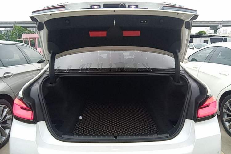 Used BMW 5 Series 2022 Second Facelift 530Li Leading Edition M Sport Package Trunk