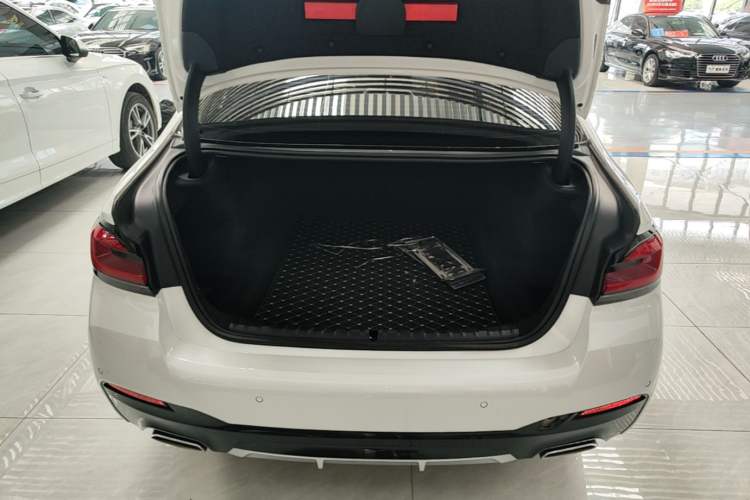 Used BMW 5 Series 2022 Restyled 525Li M Sport Package Trunk