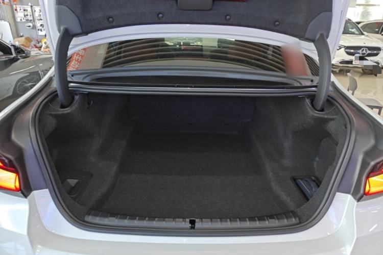 Used BMW 5 Series 2022 Restyled 530Li Leading Edition M Sport Package Trunk